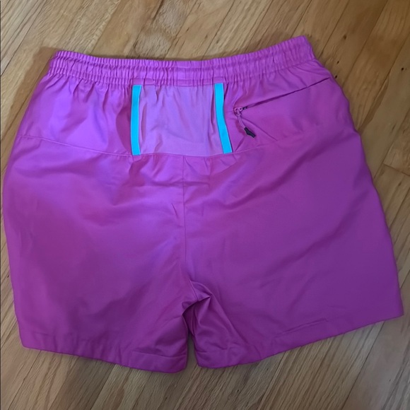 Nike ACG Fuchsia Shorts with liner and Zip Pockets - Picture 4 of 4